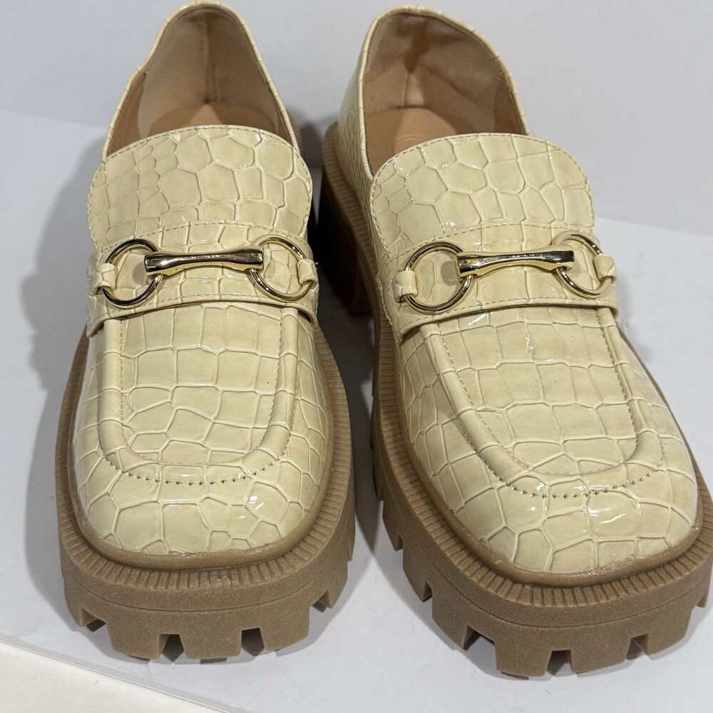 Urban Outfitters Loafers Womens 9 Cream Faux Patent Leather Chunky Platform NEW - Picture 4 of 16